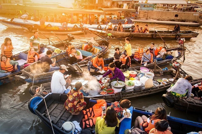 Cai Rang floating market in Can Tho 